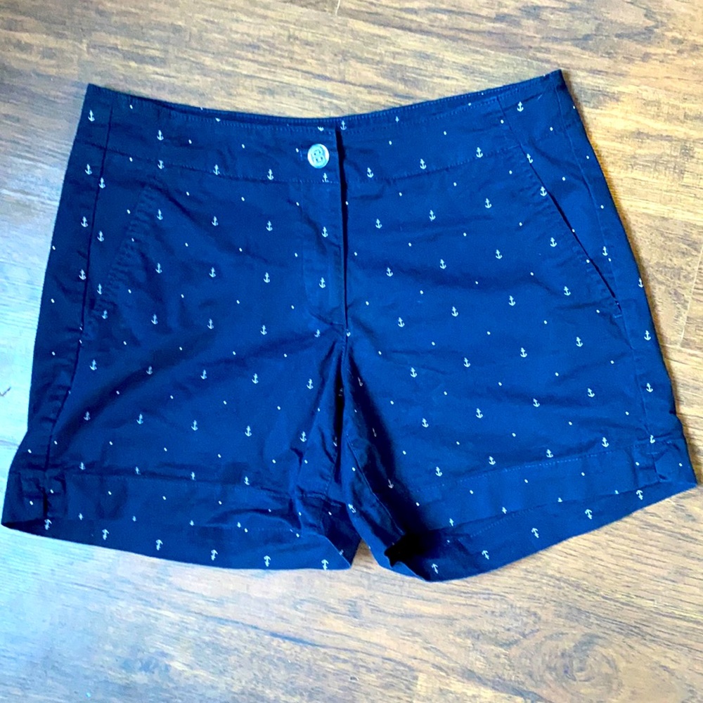 I’m selling these size 4 Nautica women’s shorts